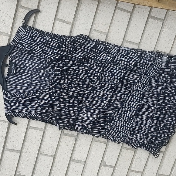 Black/white Top - Picture 5 of 9